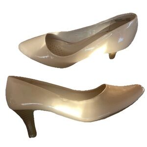 George Ladies Pump Heel Dress Shoes Preworn Size 7 1/2 7.5 Nude/Beige Colored!